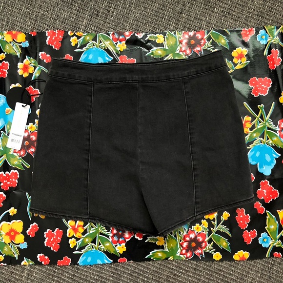 Classic high waisted denim shorts - Picture 2 of 5